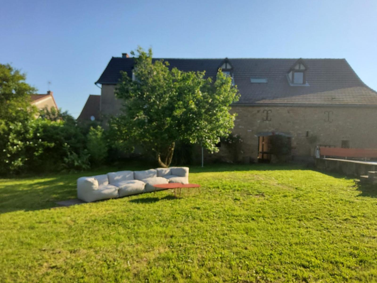 La Parenthese A Etrigny Bed & Breakfast ภายนอก รูปภาพ